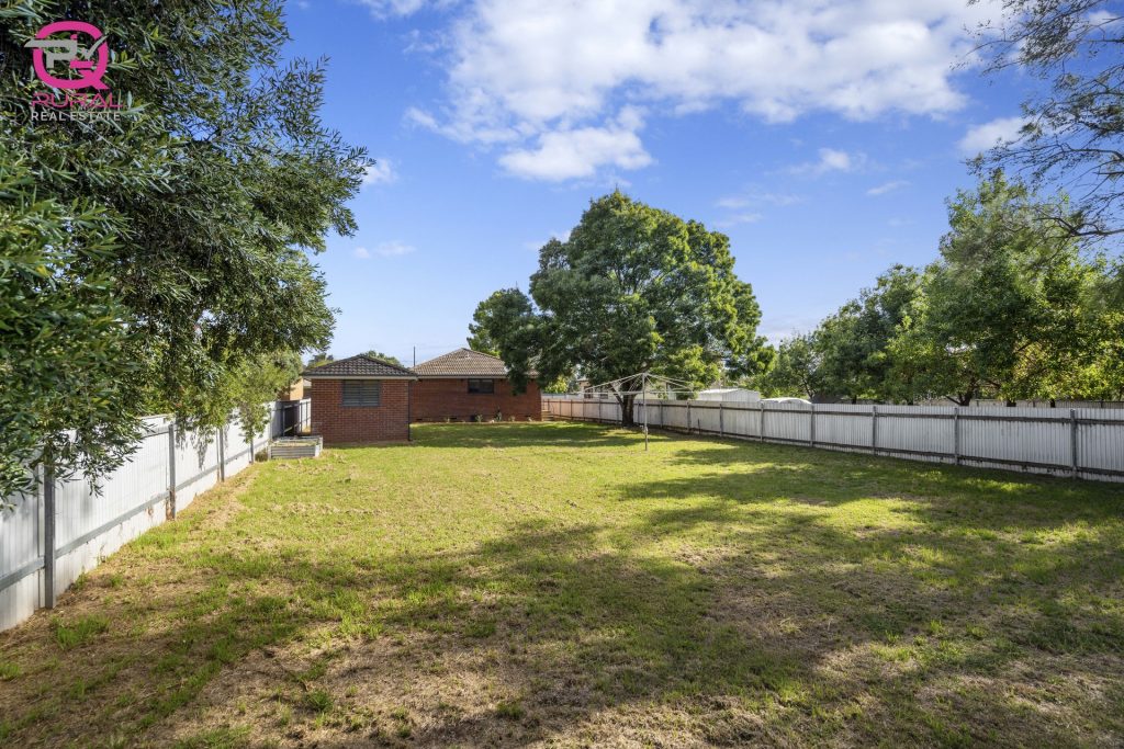 5 Clarke Street, Temora NSW 2666 - photo 6