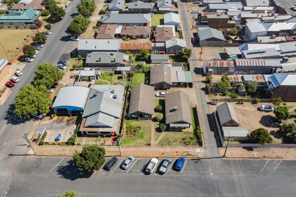 1/93-95 Loftus Street, Temora NSW 2666 - photo 2