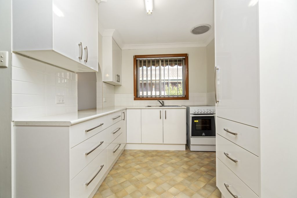 1/93-95 Loftus Street, Temora NSW 2666 - photo 4