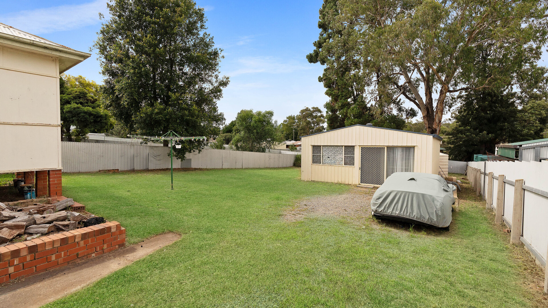 20 Flood Street, Narrandera NSW 2700 - photo 11