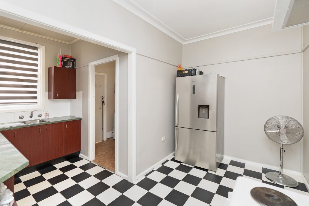 20 Flood Street, Narrandera NSW 2700 - photo 6
