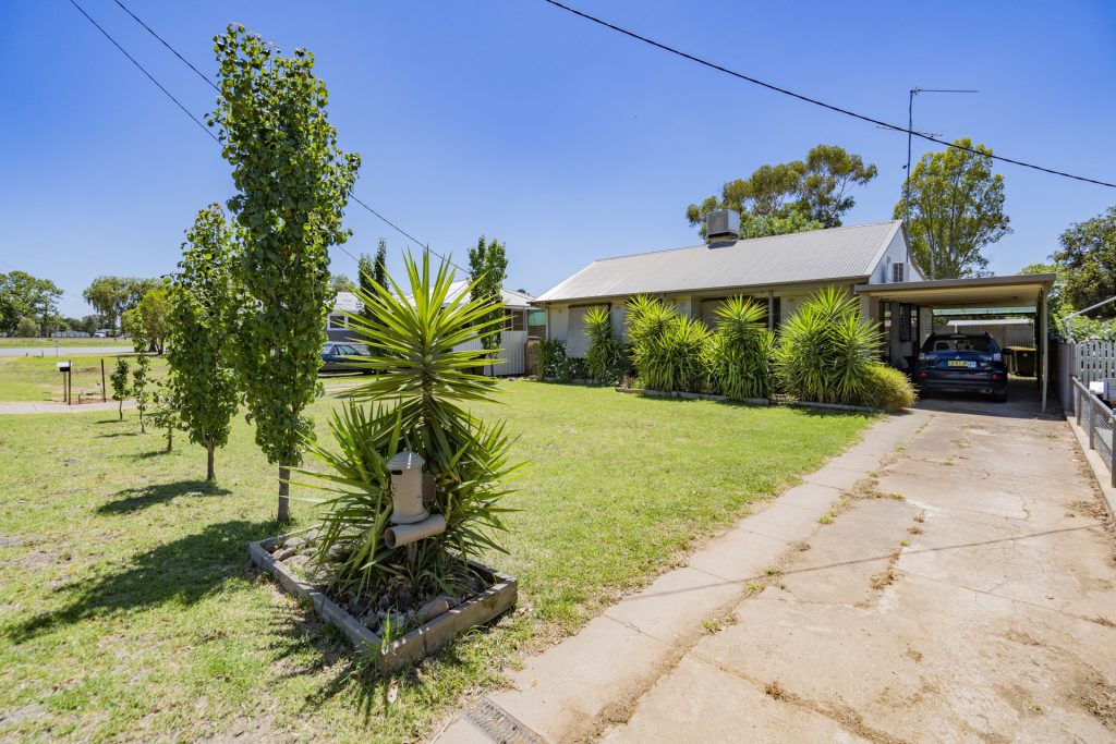 5 Elizabeth Street, Narrandera NSW 2700 - McGrath Riverina