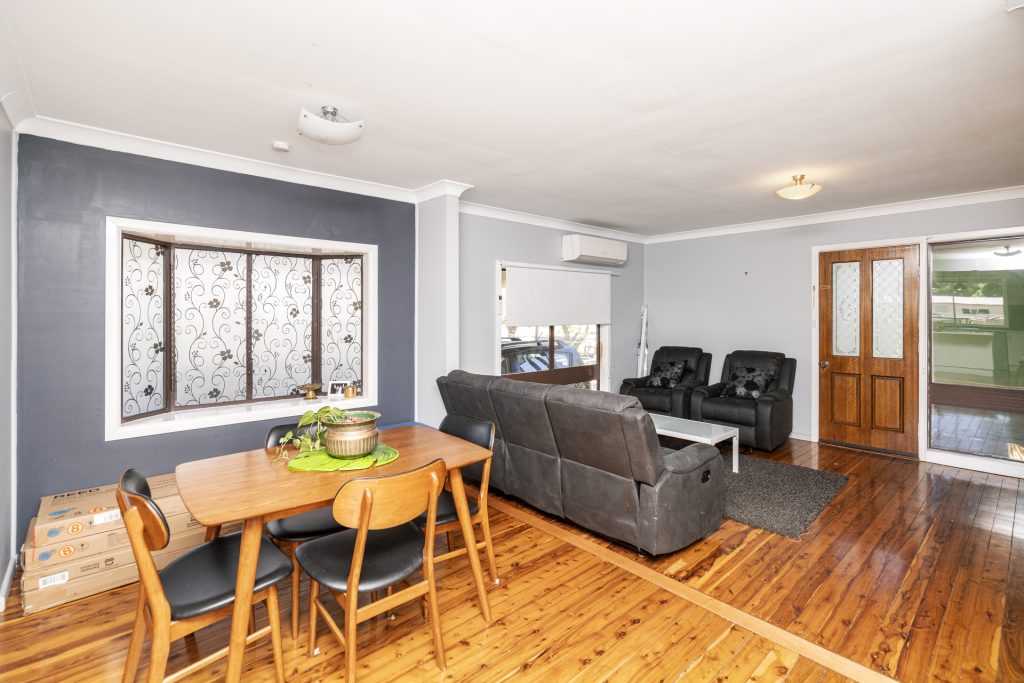 5 Elizabeth Street, Narrandera NSW 2700 - photo 3