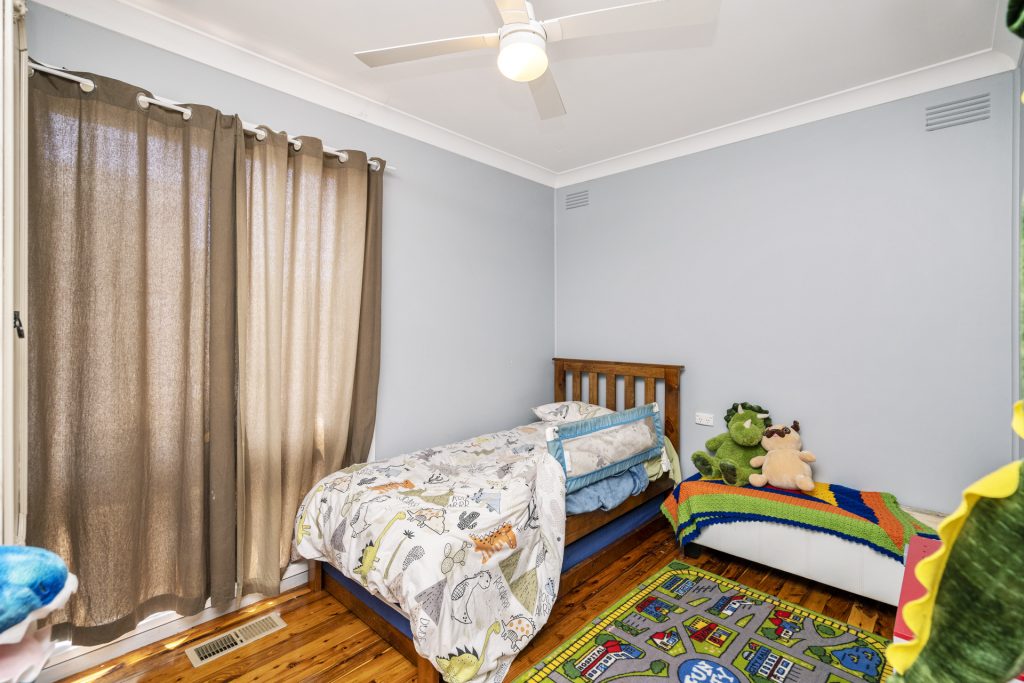 5 Elizabeth Street, Narrandera NSW 2700 - photo 9