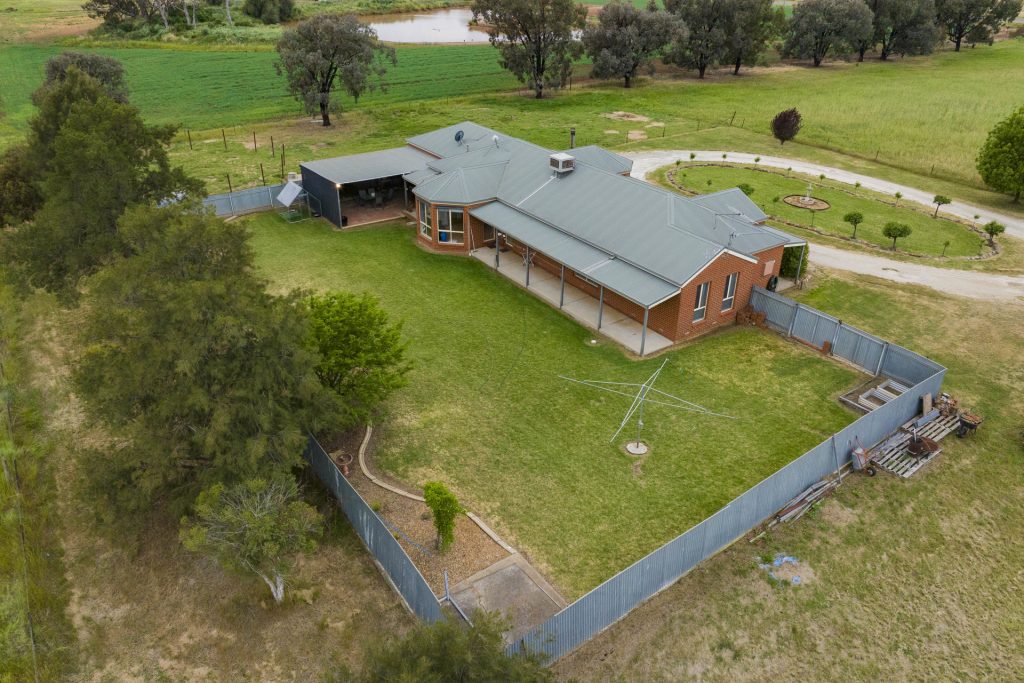 50 Junee Road, Temora NSW 2666 - photo 19