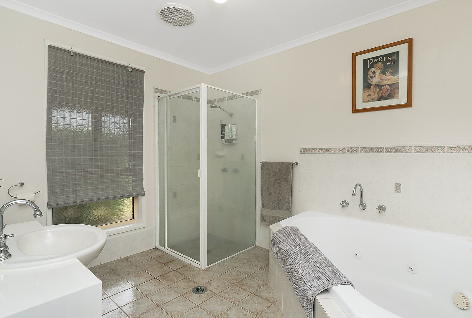 50 Junee Road, Temora NSW 2666 - photo 10
