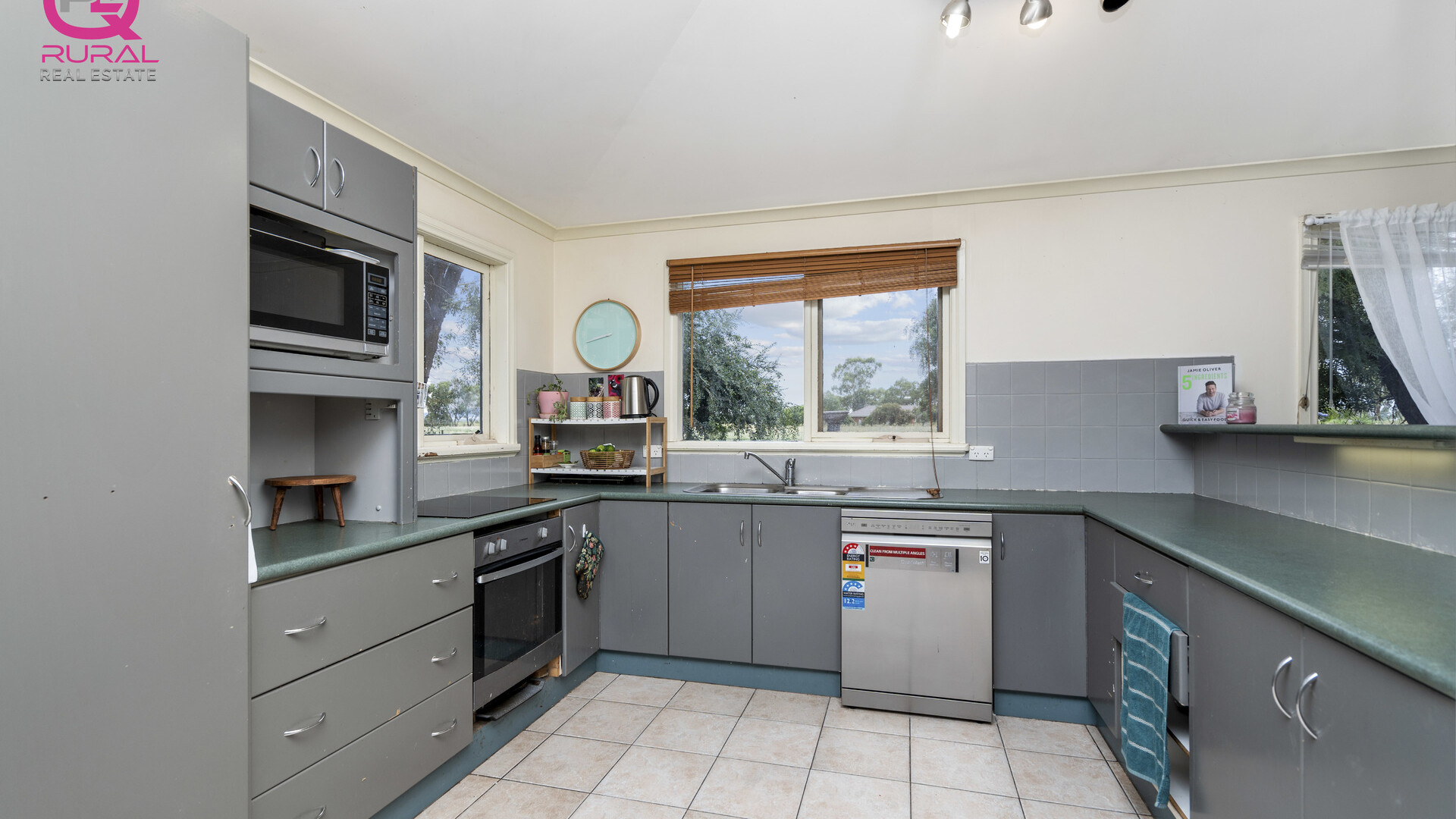 20 Lonnie Road, Leeton NSW 2705 - photo 6