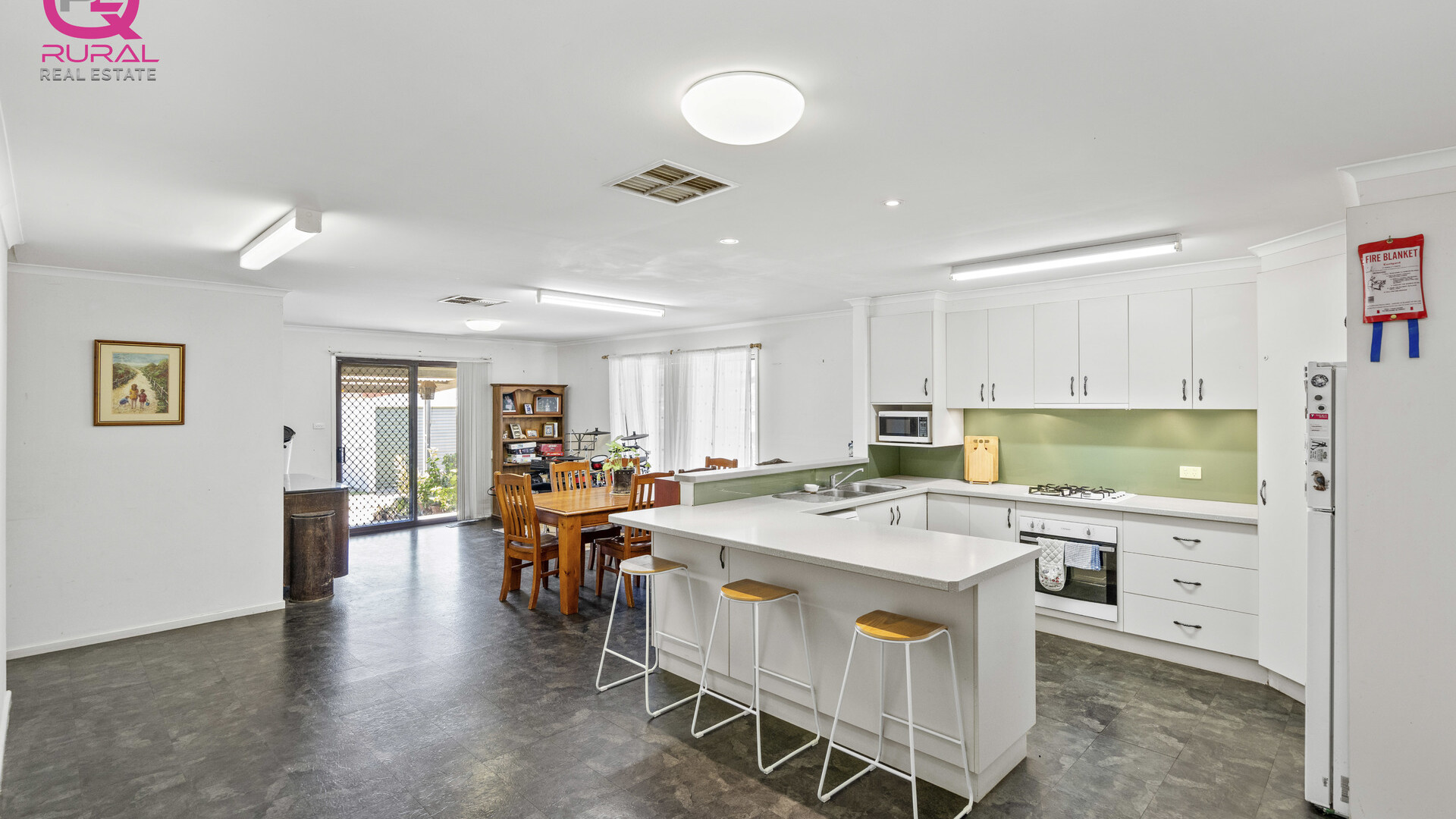 21 Boundary Road, Narrandera NSW 2700 - photo 2