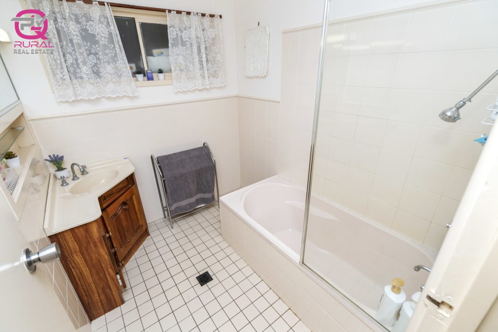 21 Boundary Road, Narrandera NSW 2700 - photo 16