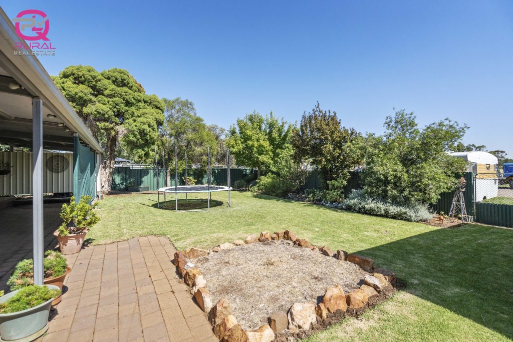 21 Boundary Road, Narrandera NSW 2700 - photo 17