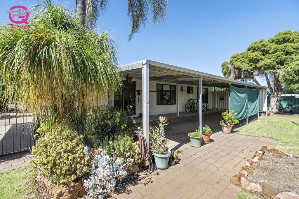 21 Boundary Road, Narrandera NSW 2700 - photo 18