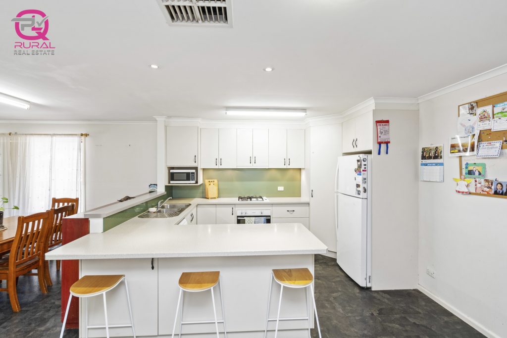 21 Boundary Road, Narrandera NSW 2700 - photo 3