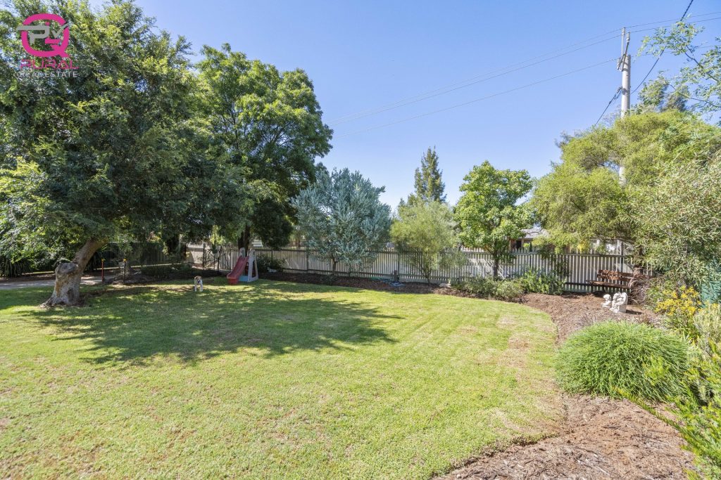 21 Boundary Road, Narrandera NSW 2700 - photo 26