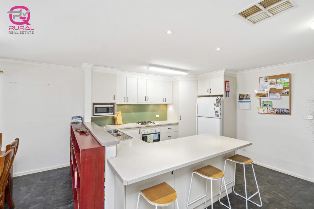 21 Boundary Road, Narrandera NSW 2700 - photo 4