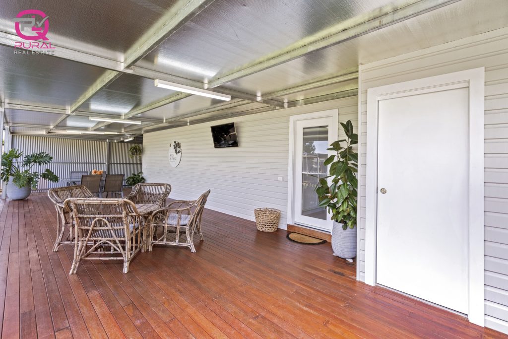 160A Gardner Street, Temora NSW 2666 - photo 2