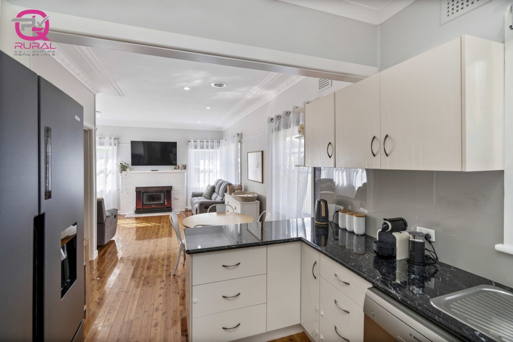 160A Gardner Street, Temora NSW 2666 - photo 8