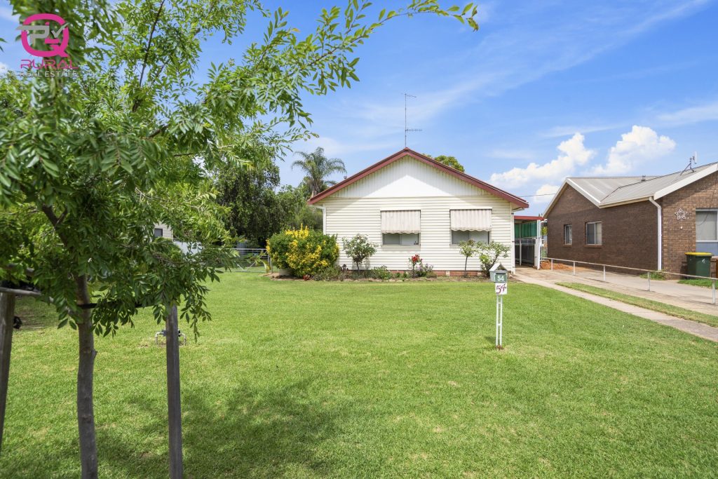 54 Yanco Avenue, Leeton NSW 2705 - photo 17