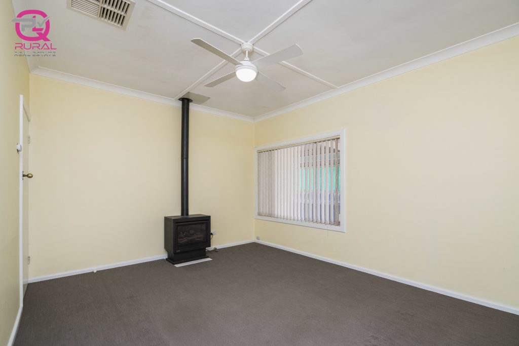 54 Yanco Avenue, Leeton NSW 2705 - photo 3