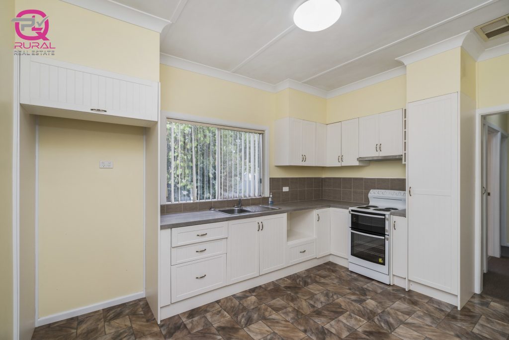 54 Yanco Avenue, Leeton NSW 2705 - photo 5