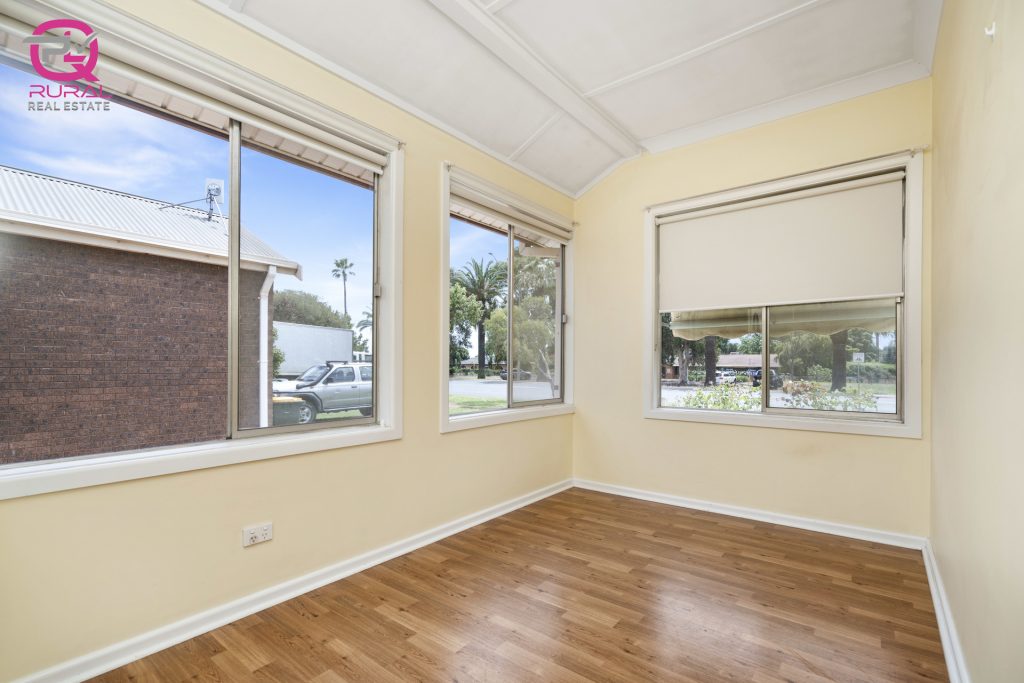 54 Yanco Avenue, Leeton NSW 2705 - photo 7