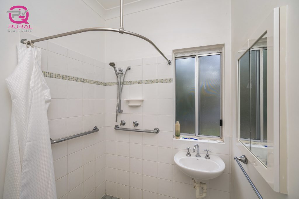 54 Yanco Avenue, Leeton NSW 2705 - photo 10