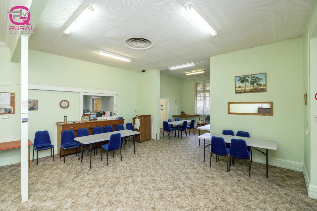 124 De Boos Street, Temora NSW 2666 - photo 13