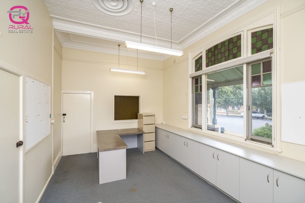 124 De Boos Street, Temora NSW 2666 - photo 14