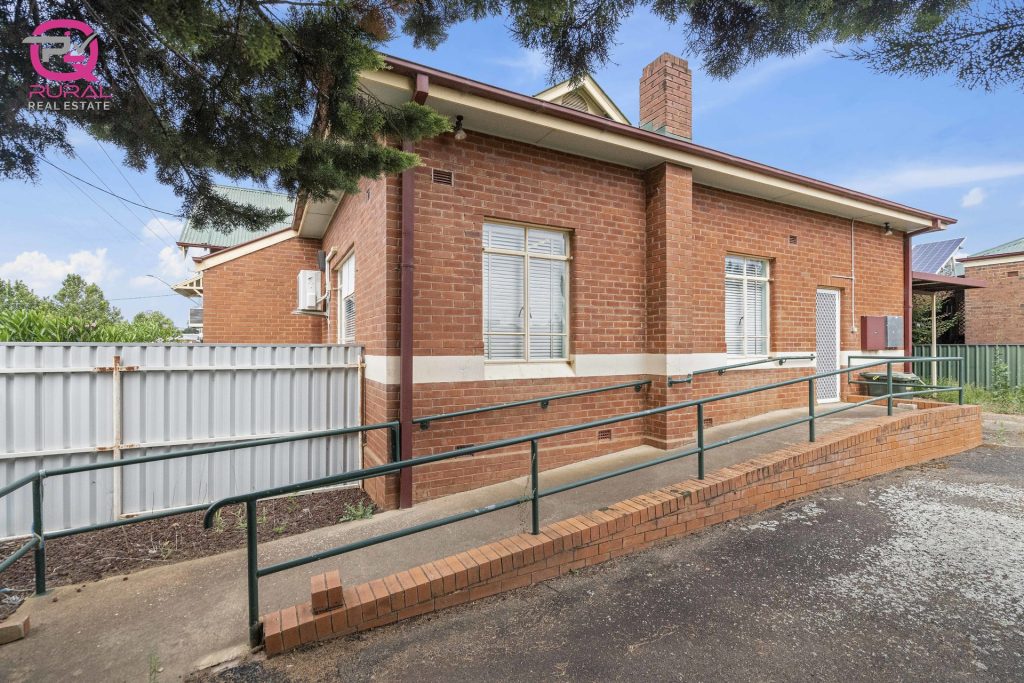 124 De Boos Street, Temora NSW 2666 - photo 19