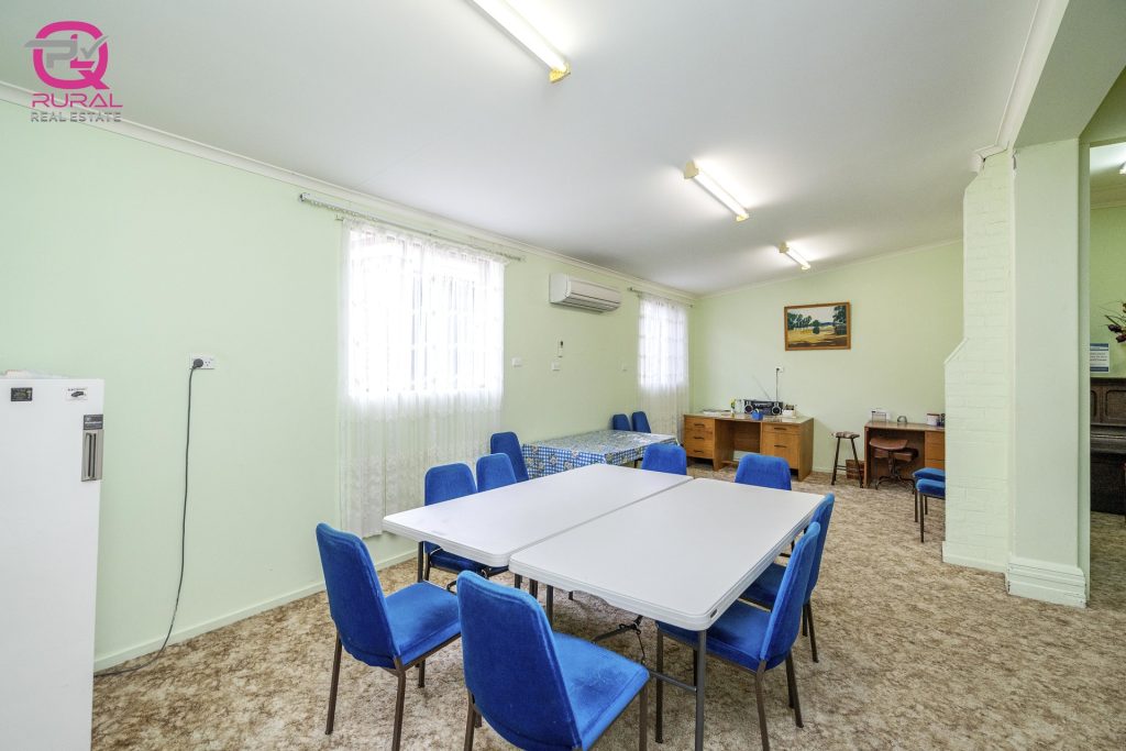 124 De Boos Street, Temora NSW 2666 - photo 7