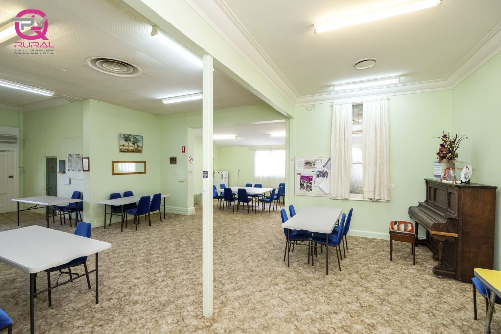 124 De Boos Street, Temora NSW 2666 - photo 8