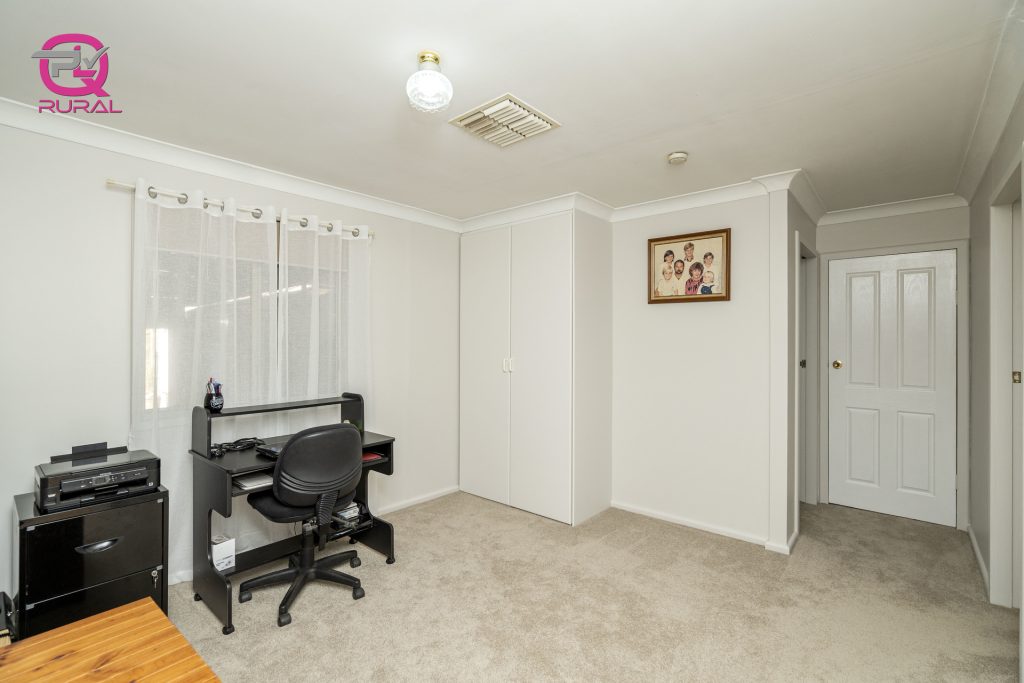 48 Cootamundra Road, Temora NSW 2666 - photo 12