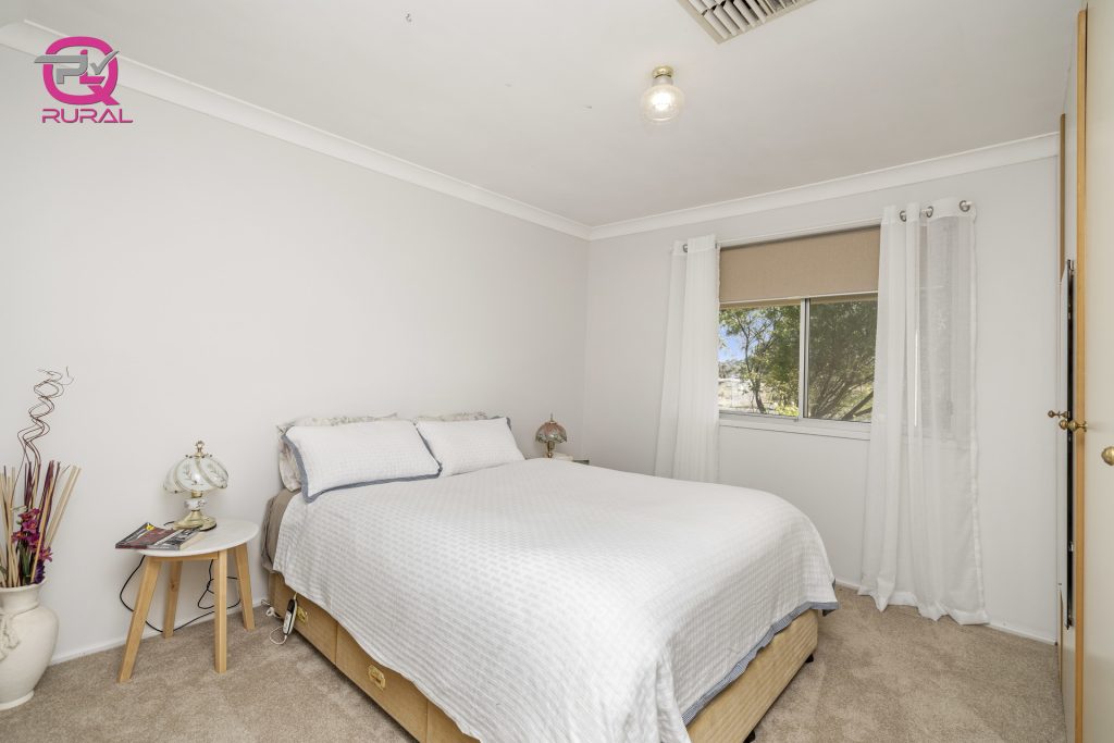 48 Cootamundra Road, Temora NSW 2666 - photo 14