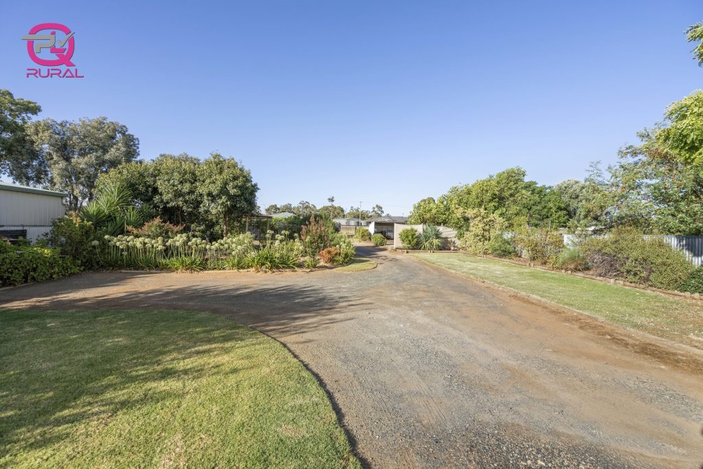 48 Cootamundra Road, Temora NSW 2666 - photo 20