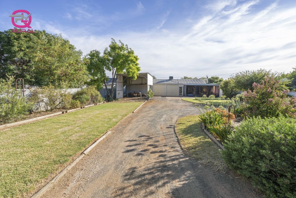 48 Cootamundra Road, Temora NSW 2666 - photo 22