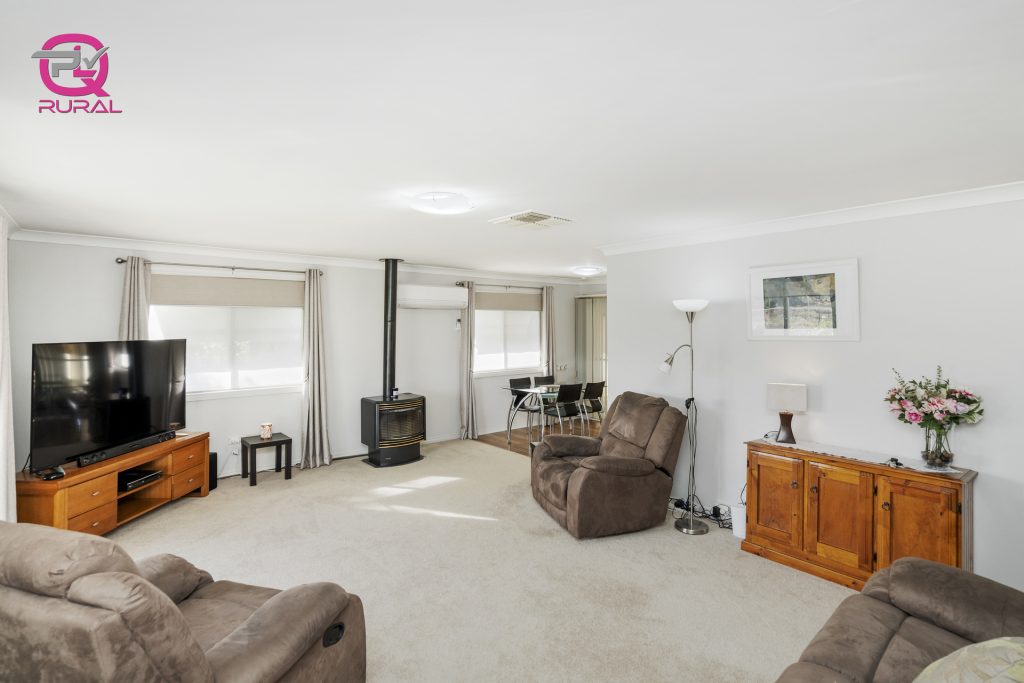 48 Cootamundra Road, Temora NSW 2666 - photo 5