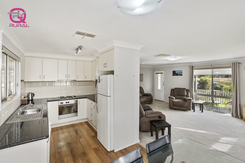 48 Cootamundra Road, Temora NSW 2666 - photo 6