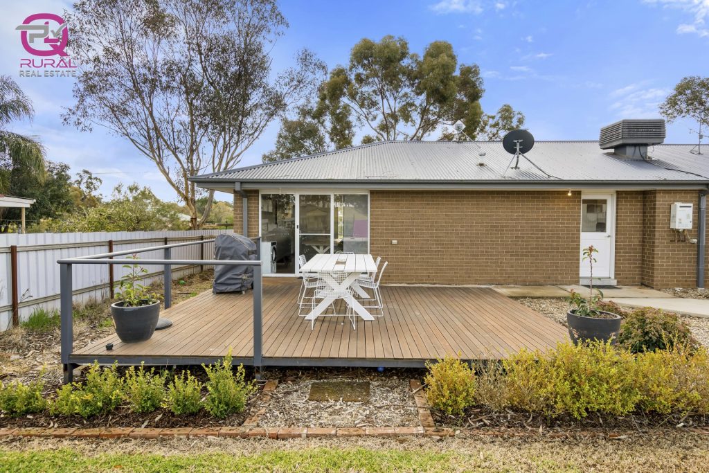 15 Logan Street, Coolamon NSW 2701 - photo 16