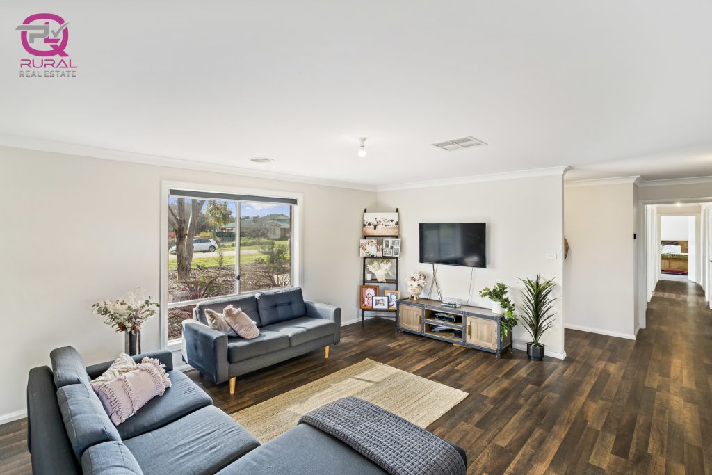15 Logan Street, Coolamon NSW 2701 - photo 3