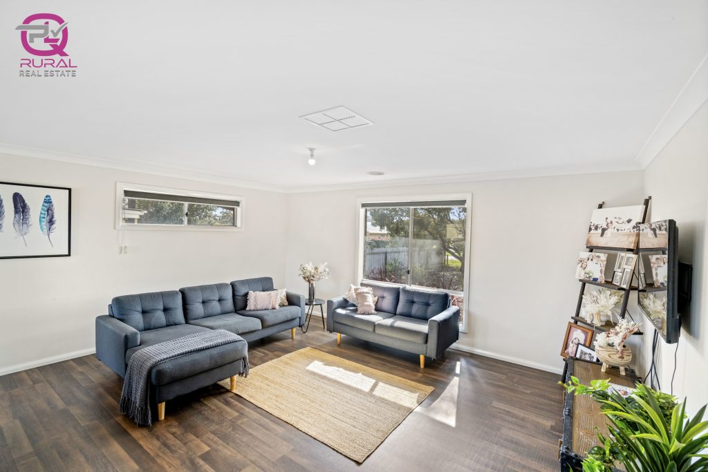 15 Logan Street, Coolamon NSW 2701 - photo 7