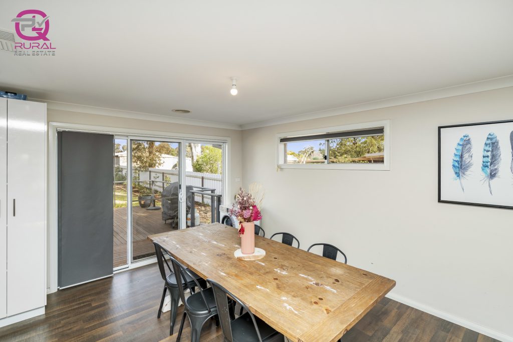 15 Logan Street, Coolamon NSW 2701 - photo 8