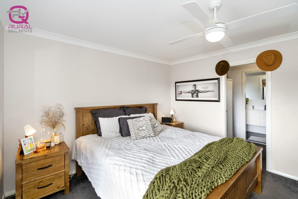 15 Logan Street, Coolamon NSW 2701 - photo 9