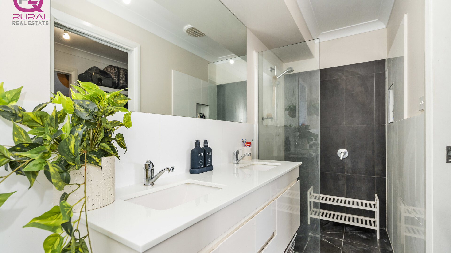 15 Logan Street, Coolamon NSW 2701 - photo 10