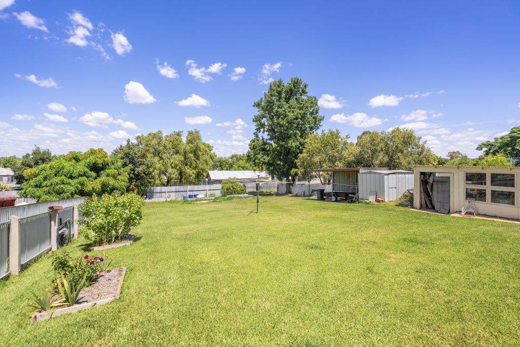 28 Melbourne Street, Narrandera NSW 2700 - photo 15