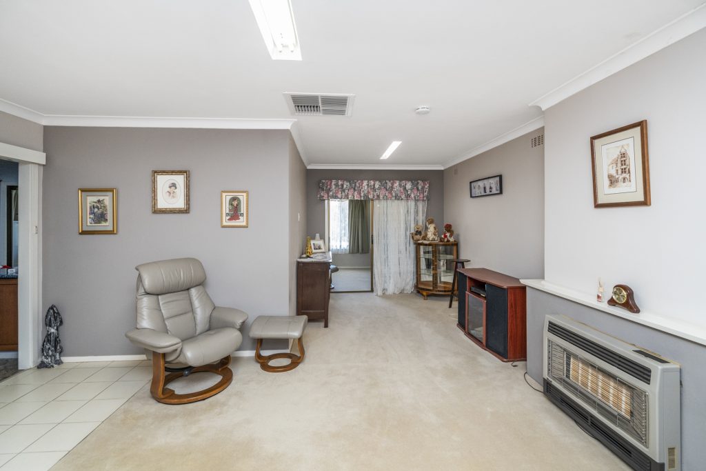 28 Melbourne Street, Narrandera NSW 2700 - photo 3