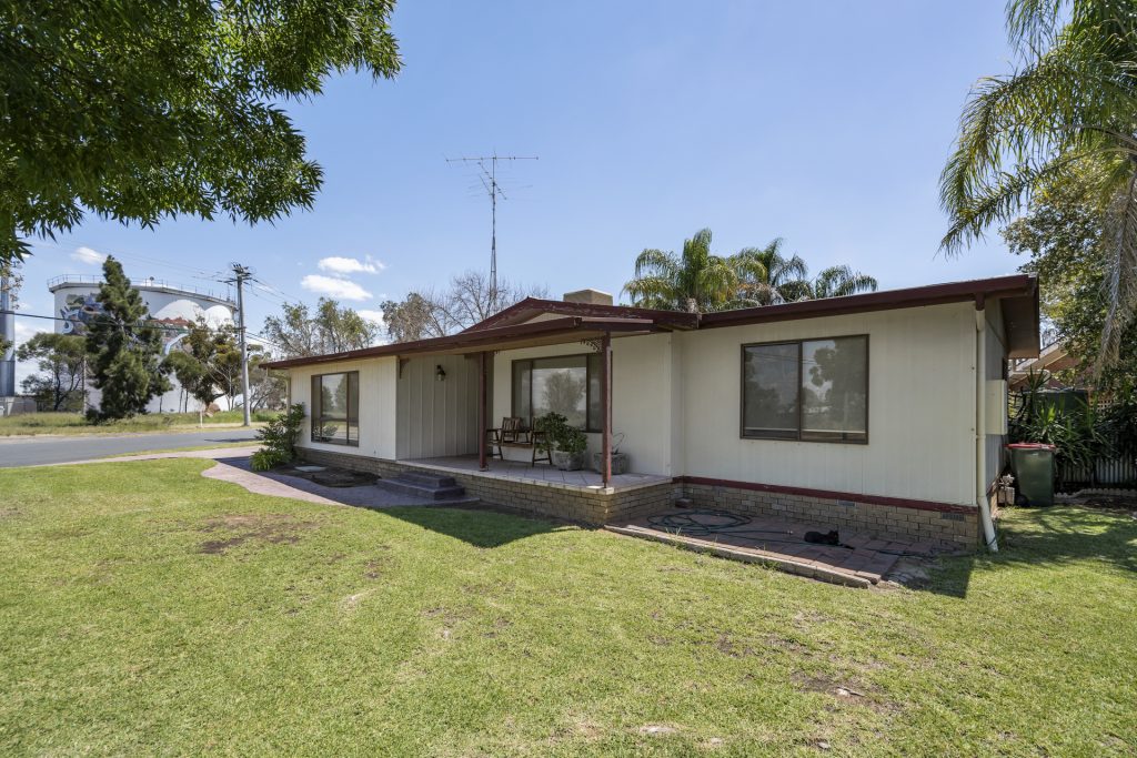 2 Japonica Place, Narrandera NSW 2700 - McGrath Riverina