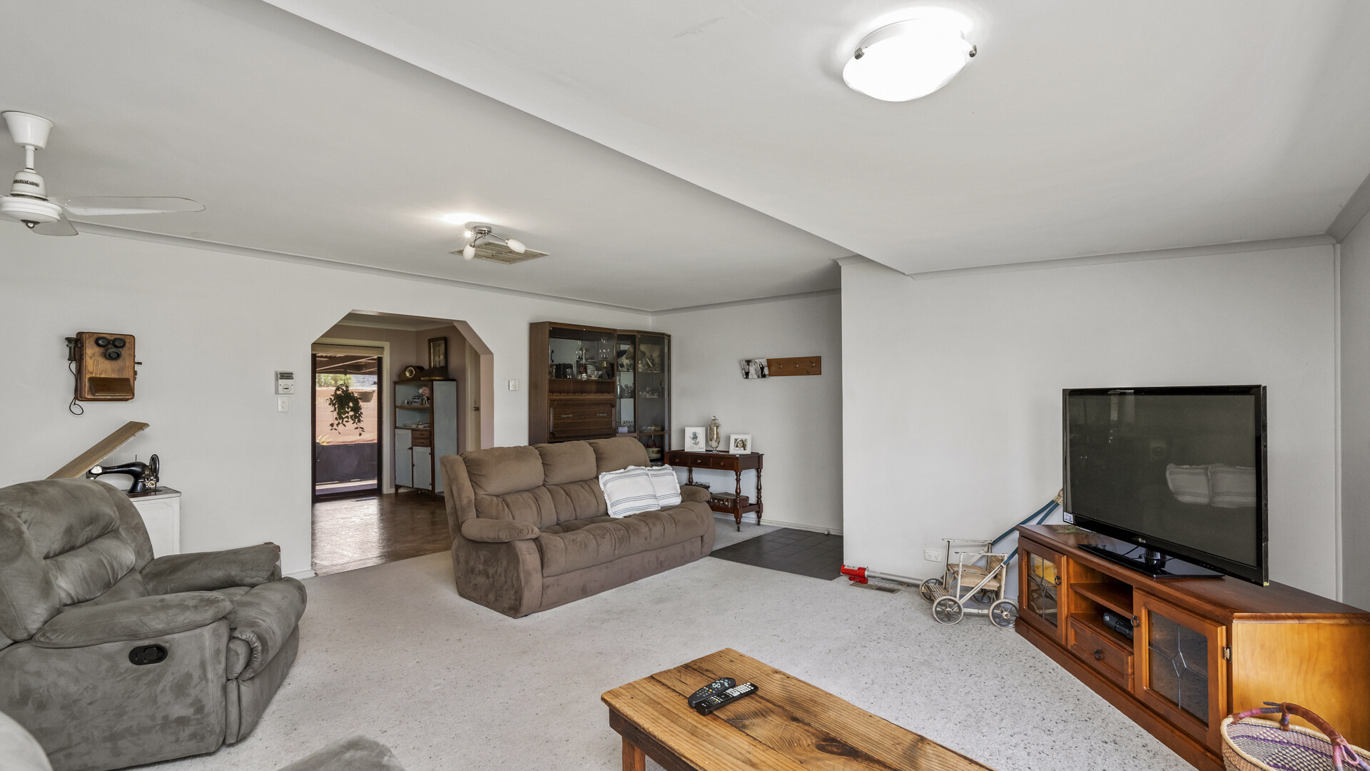 2 Japonica Place, Narrandera NSW 2700 - photo 3