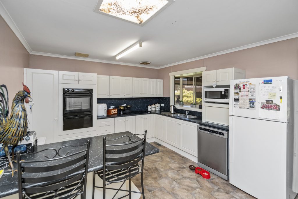 2 Japonica Place, Narrandera NSW 2700 - photo 5