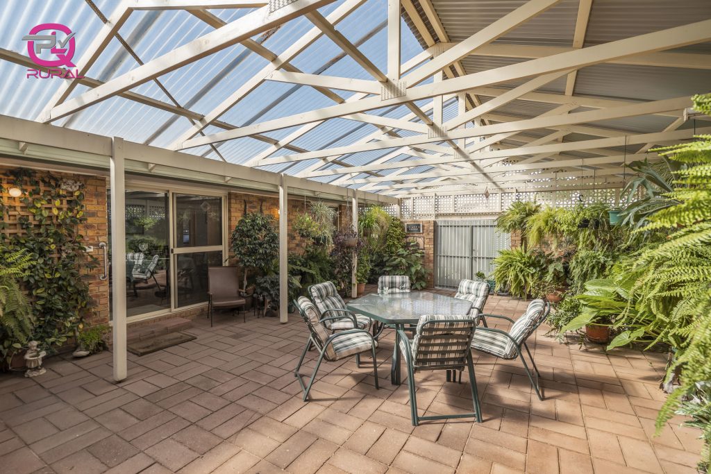 16 Lawson Road, Temora NSW 2666 - photo 2
