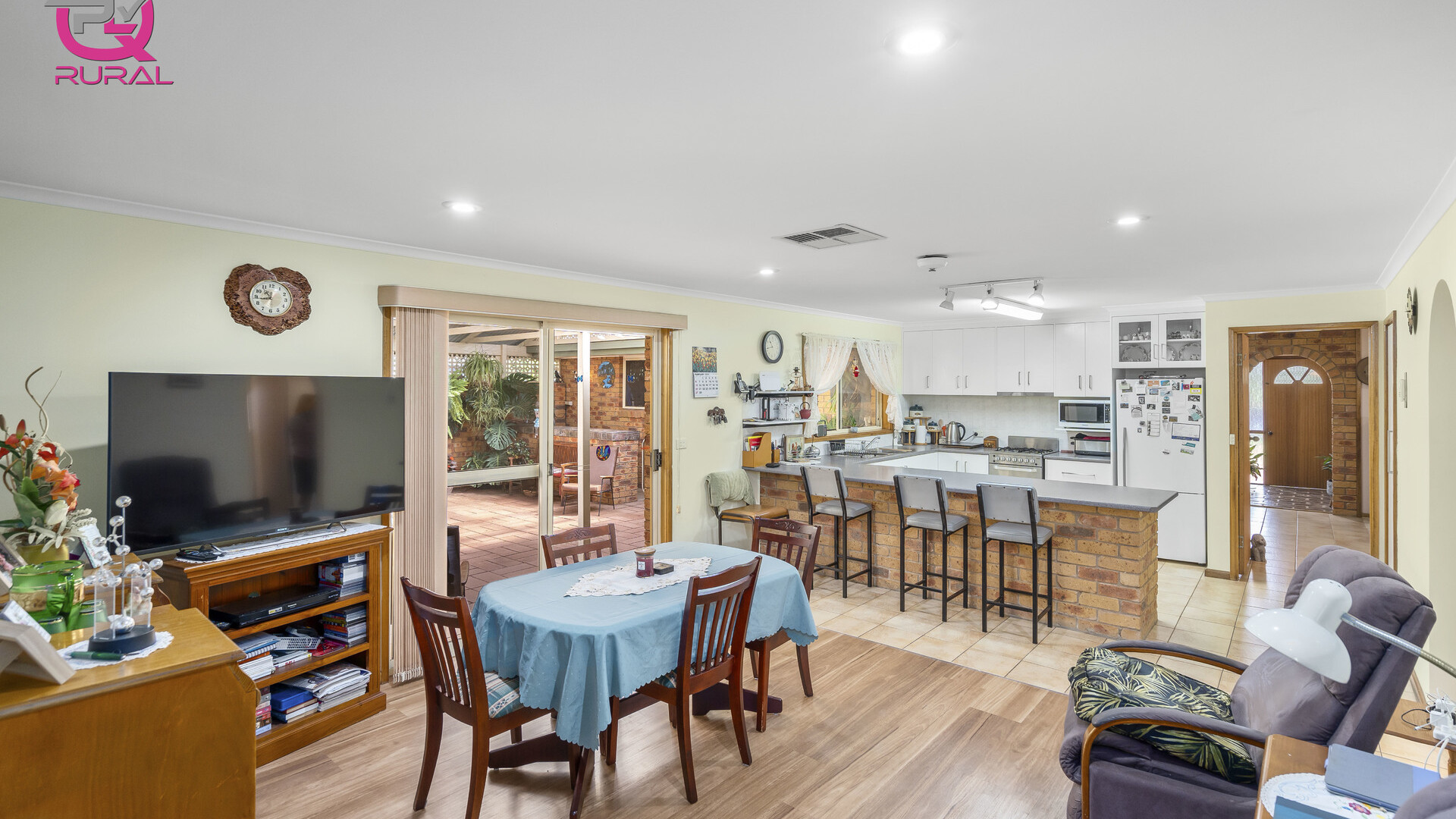 16 Lawson Road, Temora NSW 2666 - photo 14