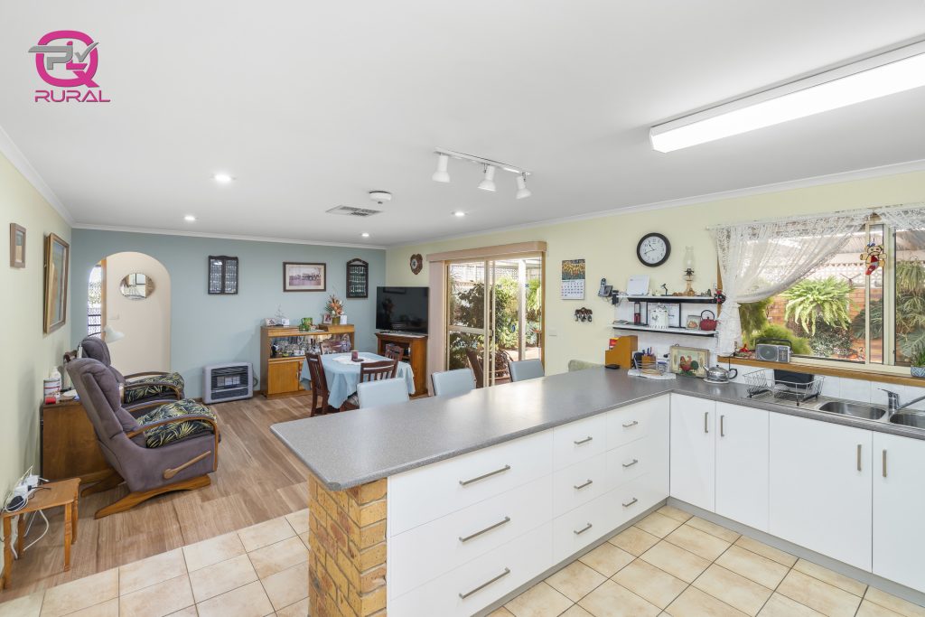 16 Lawson Road, Temora NSW 2666 - photo 9